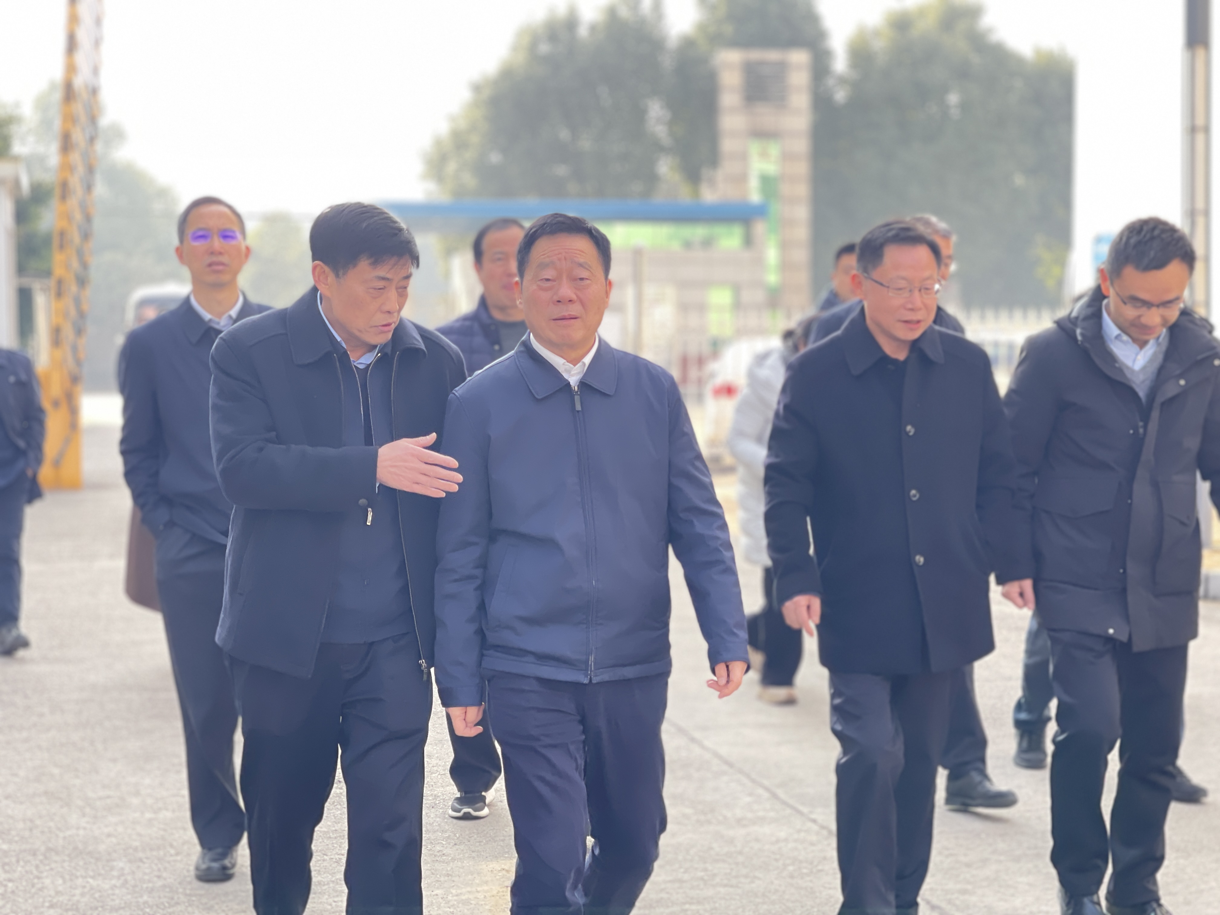 省政協(xié)副主席何寄華率隊調(diào)研益陽茶廠  共謀茯茶產(chǎn)業(yè)高質(zhì)量發(fā)展新篇